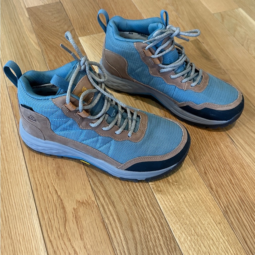 Teva hiking boots excellent condition